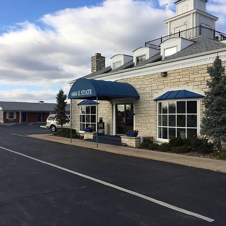 Alpine Inn & Suites Рокфорд Экстерьер фото