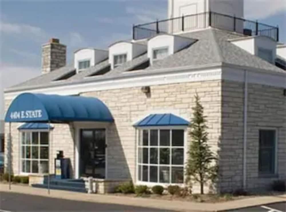 Alpine Inn & Suites Рокфорд Экстерьер фото